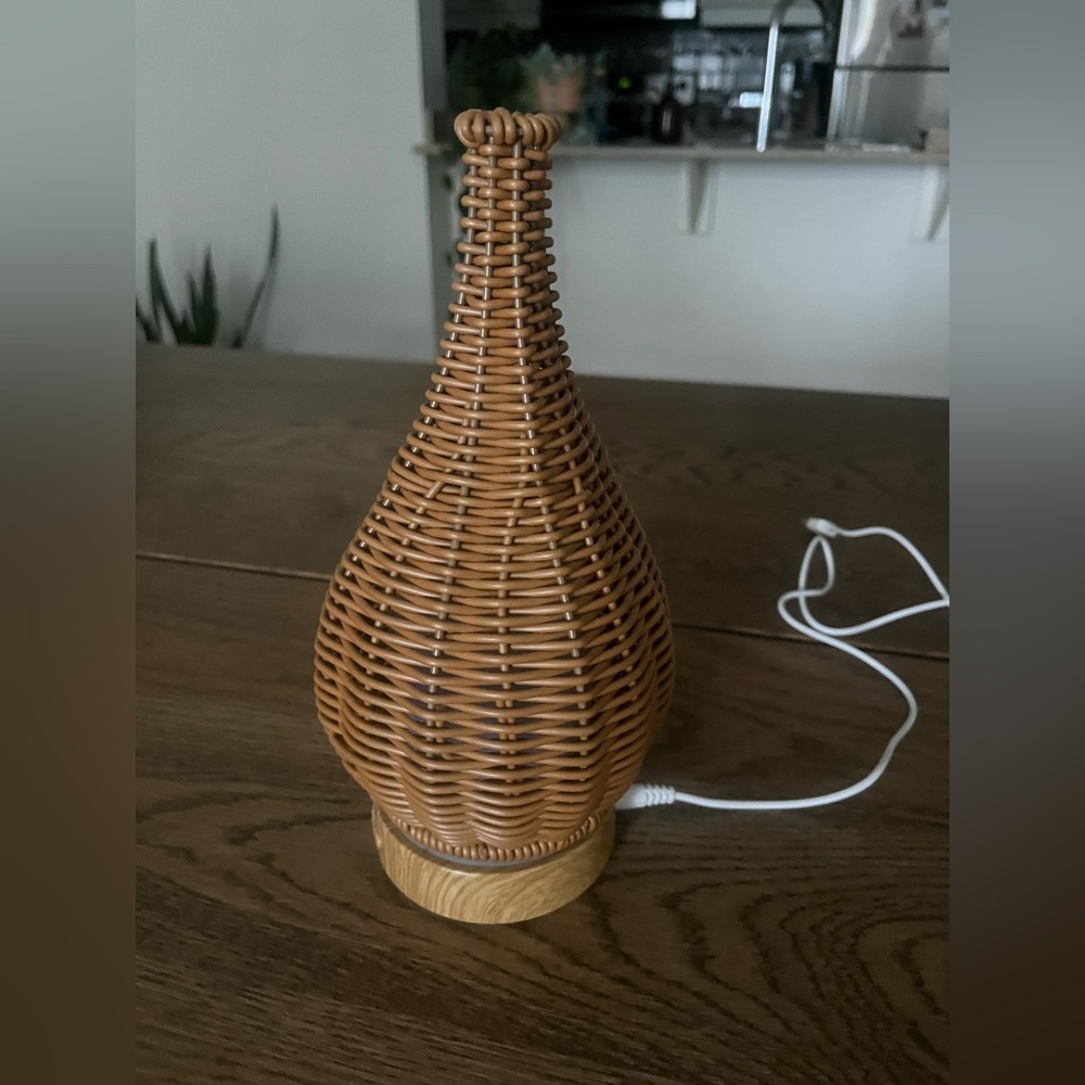 Natural Wicker Diffuser with Light - - Picture 2 of 12